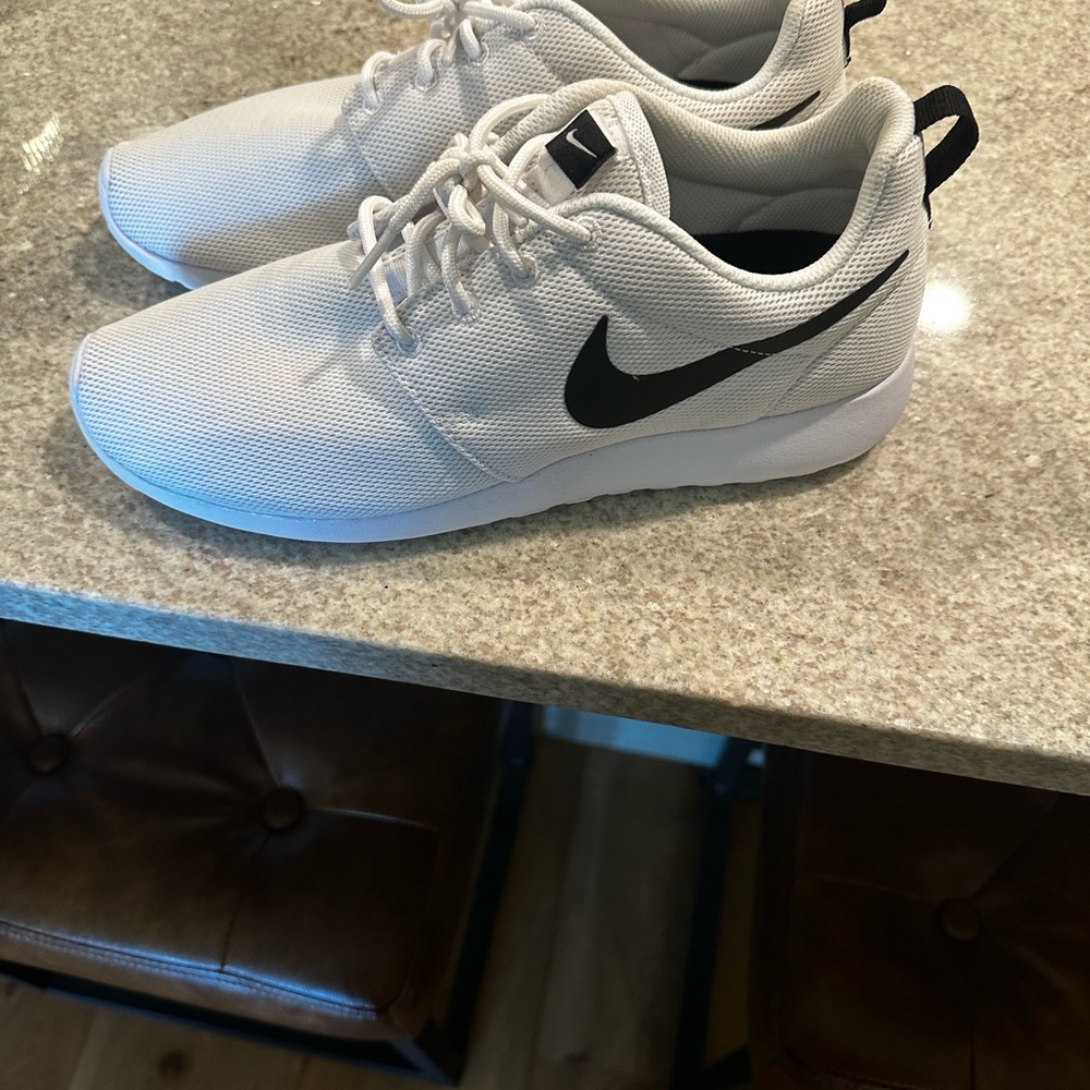 Nike Roshe One Women’s